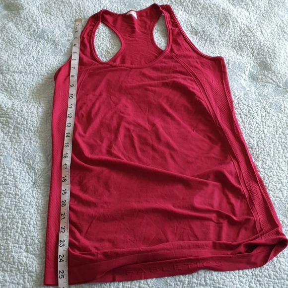Fabletics workout top - Picture 7 of 8